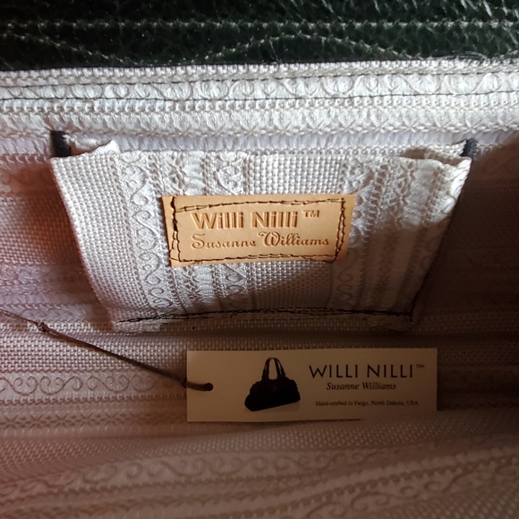 Designwr Willi Nilli handcrafted black leather moon crater steam clutch purse - Picture 8 of 12